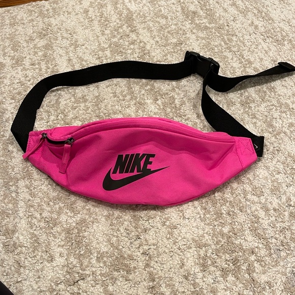 Nike fanny pack - Picture 2 of 11